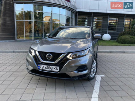 Серый Ниссан Rogue Sport, объемом двигателя 2 л и пробегом 120 тыс. км за 15900 $, фото 1 на Automoto.ua