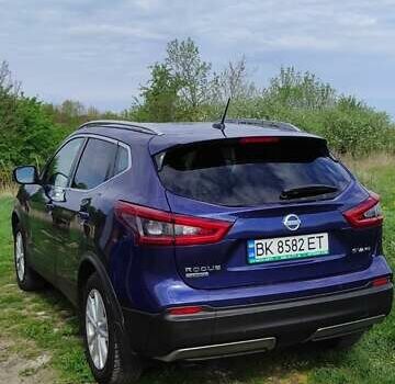 Синий Ниссан Rogue Sport, объемом двигателя 2 л и пробегом 167 тыс. км за 13900 $, фото 5 на Automoto.ua