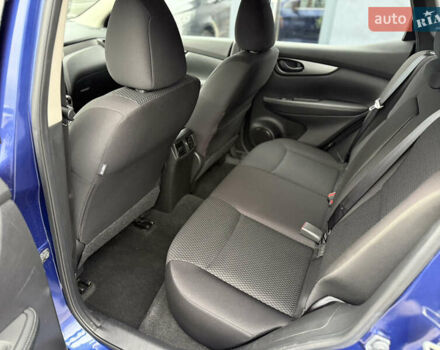 Синий Ниссан Rogue Sport, объемом двигателя 2 л и пробегом 72 тыс. км за 15288 $, фото 20 на Automoto.ua