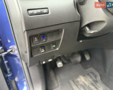 Синий Ниссан Rogue Sport, объемом двигателя 2 л и пробегом 72 тыс. км за 15288 $, фото 24 на Automoto.ua