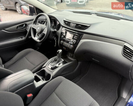Синий Ниссан Rogue Sport, объемом двигателя 2 л и пробегом 72 тыс. км за 15288 $, фото 15 на Automoto.ua