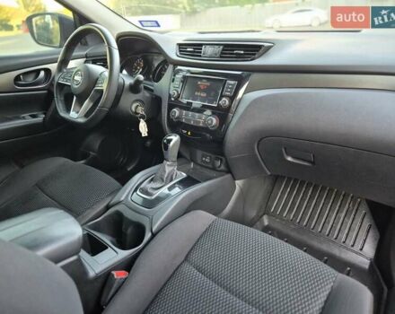 Синий Ниссан Rogue Sport, объемом двигателя 2 л и пробегом 140 тыс. км за 13800 $, фото 17 на Automoto.ua