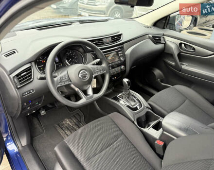 Синий Ниссан Rogue Sport, объемом двигателя 2 л и пробегом 72 тыс. км за 15288 $, фото 11 на Automoto.ua