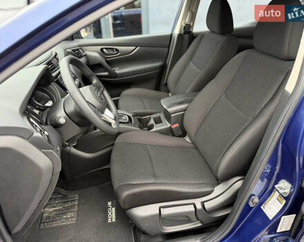Синий Ниссан Rogue Sport, объемом двигателя 2 л и пробегом 72 тыс. км за 15288 $, фото 13 на Automoto.ua