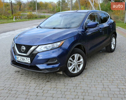 Синий Ниссан Rogue Sport, объемом двигателя 2 л и пробегом 160 тыс. км за 15000 $, фото 3 на Automoto.ua