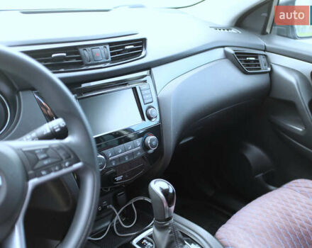 Синий Ниссан Rogue Sport, объемом двигателя 2 л и пробегом 160 тыс. км за 15000 $, фото 18 на Automoto.ua