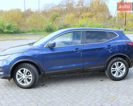 Синий Ниссан Rogue Sport, объемом двигателя 2 л и пробегом 160 тыс. км за 15000 $, фото 1 на Automoto.ua