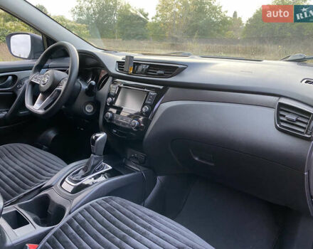 Синий Ниссан Rogue Sport, объемом двигателя 2 л и пробегом 135 тыс. км за 14999 $, фото 25 на Automoto.ua