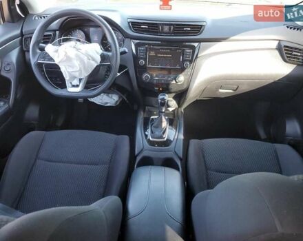 Синий Ниссан Rogue Sport, объемом двигателя 2 л и пробегом 88 тыс. км за 3000 $, фото 7 на Automoto.ua