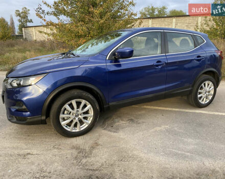 Синий Ниссан Rogue Sport, объемом двигателя 2 л и пробегом 135 тыс. км за 14999 $, фото 2 на Automoto.ua