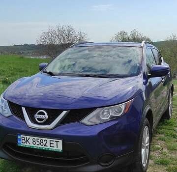 Синий Ниссан Rogue Sport, объемом двигателя 2 л и пробегом 167 тыс. км за 13900 $, фото 1 на Automoto.ua