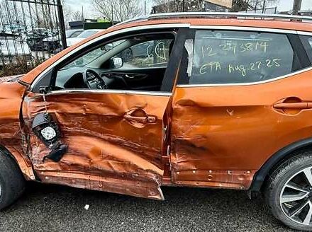 Оранжевый Ниссан Rogue Sport, объемом двигателя 2 л и пробегом 110 тыс. км за 11200 $, фото 8 на Automoto.ua