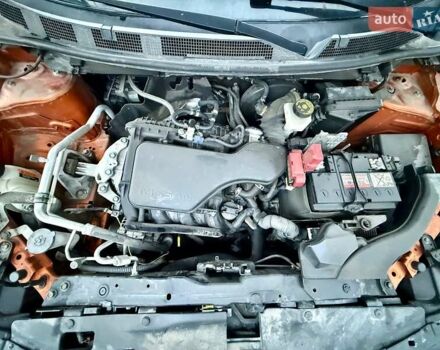 Помаранчевий Ніссан Rogue Sport, об'ємом двигуна 2 л та пробігом 110 тис. км за 10800 $, фото 24 на Automoto.ua