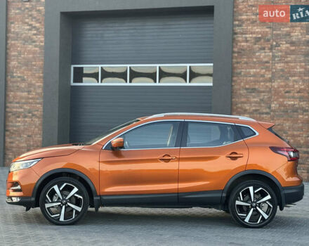 Оранжевый Ниссан Rogue Sport, объемом двигателя 2 л и пробегом 43 тыс. км за 18500 $, фото 1 на Automoto.ua
