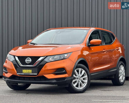 Оранжевый Ниссан Rogue Sport, объемом двигателя 2 л и пробегом 83 тыс. км за 17900 $, фото 1 на Automoto.ua