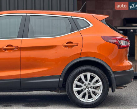 Оранжевый Ниссан Rogue Sport, объемом двигателя 2 л и пробегом 83 тыс. км за 17900 $, фото 17 на Automoto.ua