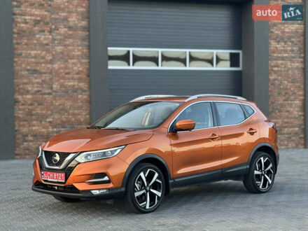 Помаранчевий Ніссан Rogue Sport, об'ємом двигуна 2 л та пробігом 43 тис. км за 18500 $, фото 1 на Automoto.ua