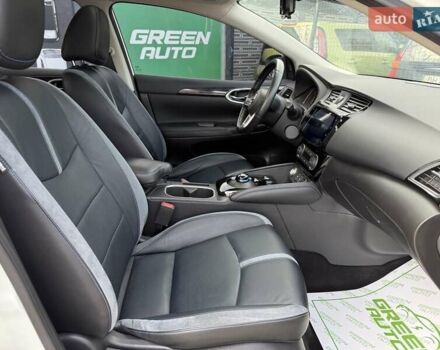 Белый Ниссан Sylphy, объемом двигателя 0 л и пробегом 60 тыс. км за 11900 $, фото 55 на Automoto.ua