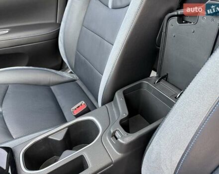 Белый Ниссан Sylphy, объемом двигателя 0 л и пробегом 60 тыс. км за 11900 $, фото 26 на Automoto.ua