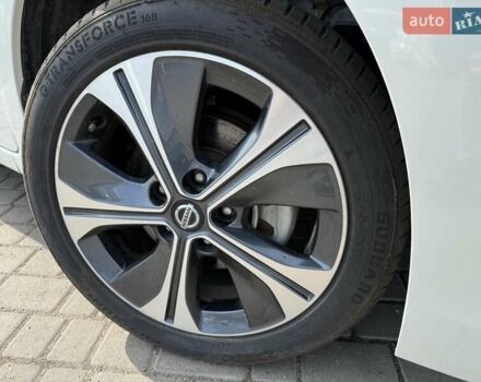 Белый Ниссан Sylphy, объемом двигателя 0 л и пробегом 60 тыс. км за 11900 $, фото 8 на Automoto.ua