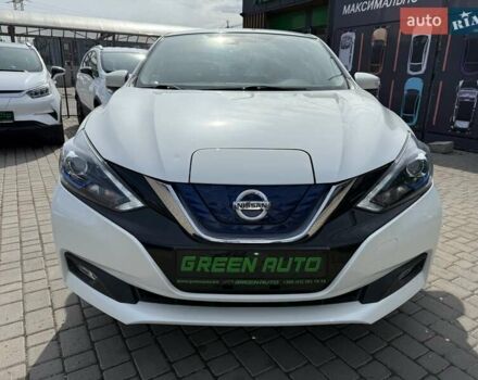 Белый Ниссан Sylphy, объемом двигателя 0 л и пробегом 60 тыс. км за 11900 $, фото 1 на Automoto.ua