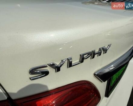 Белый Ниссан Sylphy, объемом двигателя 0 л и пробегом 60 тыс. км за 11900 $, фото 11 на Automoto.ua
