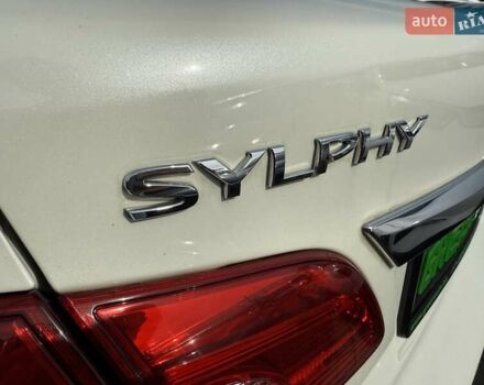 Белый Ниссан Sylphy, объемом двигателя 0 л и пробегом 60 тыс. км за 11900 $, фото 12 на Automoto.ua