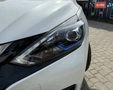 Белый Ниссан Sylphy, объемом двигателя 0 л и пробегом 60 тыс. км за 11900 $, фото 4 на Automoto.ua