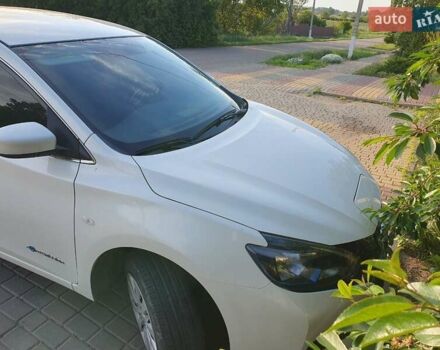 Белый Ниссан Sylphy, объемом двигателя 0 л и пробегом 75 тыс. км за 12200 $, фото 4 на Automoto.ua