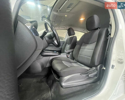 Белый Ниссан Sylphy, объемом двигателя 0 л и пробегом 95 тыс. км за 11699 $, фото 7 на Automoto.ua