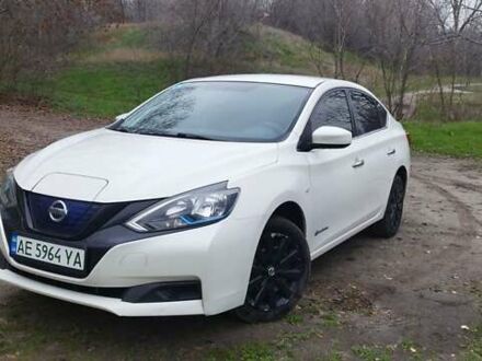 Белый Ниссан Sylphy, объемом двигателя 0 л и пробегом 95 тыс. км за 11500 $, фото 1 на Automoto.ua