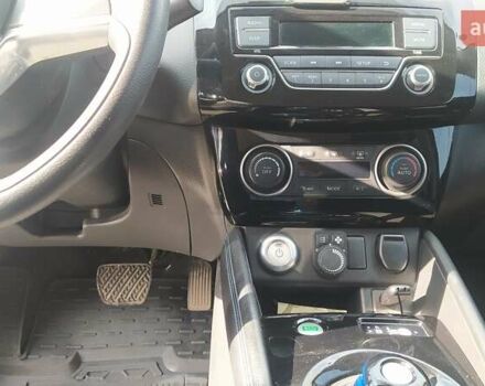 Чорний Ніссан Sylphy, об'ємом двигуна 0 л та пробігом 55 тис. км за 18500 $, фото 9 на Automoto.ua