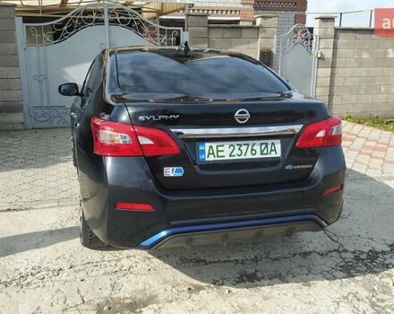 Чорний Ніссан Sylphy, об'ємом двигуна 0 л та пробігом 55 тис. км за 18500 $, фото 2 на Automoto.ua