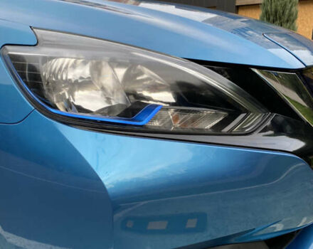 Синий Ниссан Sylphy, объемом двигателя 0 л и пробегом 70 тыс. км за 12500 $, фото 1 на Automoto.ua