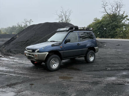 Синий Ниссан Terrano II, объемом двигателя 2.7 л и пробегом 200 тыс. км за 2500 $, фото 1 на Automoto.ua