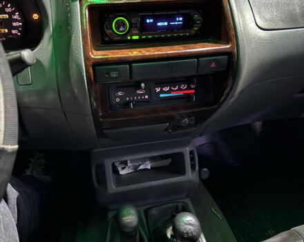 Зеленый Ниссан Terrano II, объемом двигателя 2.4 л и пробегом 234 тыс. км за 4499 $, фото 10 на Automoto.ua