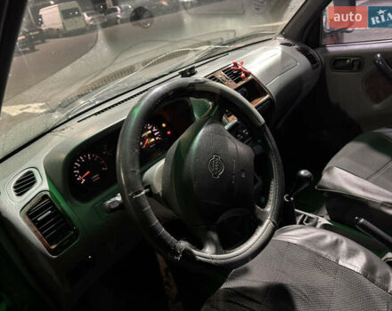 Зеленый Ниссан Terrano II, объемом двигателя 2.4 л и пробегом 234 тыс. км за 4499 $, фото 8 на Automoto.ua