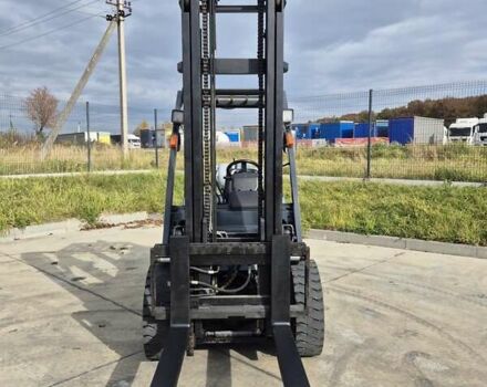 Серый Ниссан UGD, объемом двигателя 2.4 л и пробегом 7 тыс. км за 13916 $, фото 4 на Automoto.ua