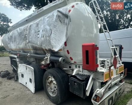 Білий Нурсан Бензовоз, об'ємом двигуна 0 л та пробігом 150 тис. км за 11500 $, фото 4 на Automoto.ua