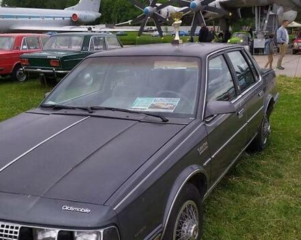Сірий Олдсмобіль Cutlass Ciera, об'ємом двигуна 3.8 л та пробігом 93 тис. км за 10000 $, фото 1 на Automoto.ua