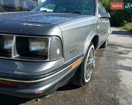 Сірий Олдсмобіль Cutlass Ciera, об'ємом двигуна 3.8 л та пробігом 93 тис. км за 10000 $, фото 3 на Automoto.ua