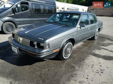 Олдсмобіль Cutlass Ciera 1985 у Києві на Automoto.ua Сірий Олдсмобіль Cutlass Ciera, об'ємом двигуна 3.8 л та пробігом 93 тис. км за 10000 $, фото 1 на Automoto.ua