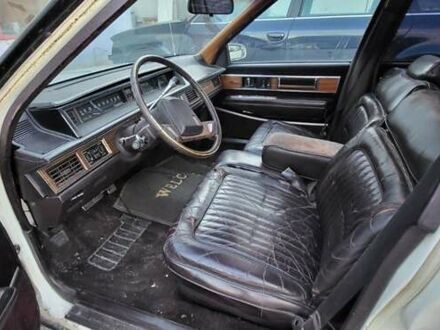 Олдсмобіль Ninety Eidht 1986 у Києві на Automoto.ua Бежевий Олдсмобіль Ninety Eidht, об'ємом двигуна 3.8 л та пробігом 200 тис. км за 8000 $, фото 1 на Automoto.ua