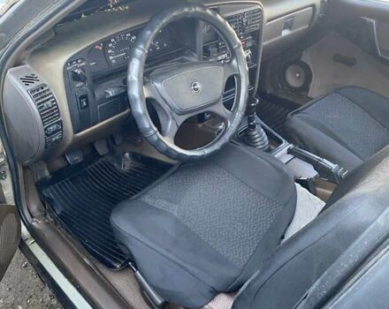 Серый Опель 1.8 Liter, объемом двигателя 1.8 л и пробегом 200 тыс. км за 1000 $, фото 7 на Automoto.ua