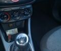 Белый Опель Адам, объемом двигателя 1.2 л и пробегом 124 тыс. км за 6200 $, фото 12 на Automoto.ua