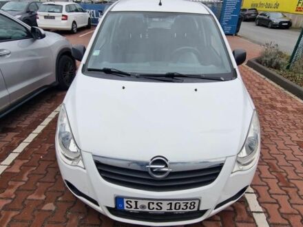 Белый Опель Агила, объемом двигателя 1.2 л и пробегом 179 тыс. км за 4000 $, фото 1 на Automoto.ua
