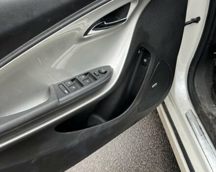 Белый Опель Ампера, объемом двигателя 1.4 л и пробегом 107 тыс. км за 11500 $, фото 6 на Automoto.ua