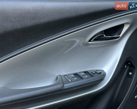 Черный Опель Ампера, объемом двигателя 1.4 л и пробегом 166 тыс. км за 9900 $, фото 17 на Automoto.ua