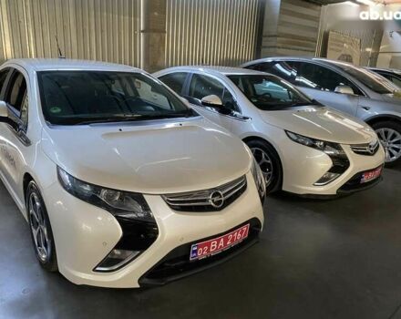Опель Ампера, объемом двигателя 0 л и пробегом 105 тыс. км за 11000 $, фото 1 на Automoto.ua