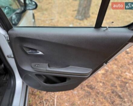 Сірий Опель Ампера, об'ємом двигуна 1.4 л та пробігом 132 тис. км за 10500 $, фото 16 на Automoto.ua